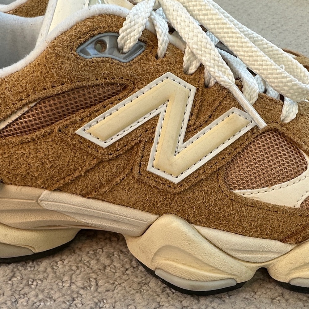 New Balance Tan and Cream Women's Sneakers - Picture 7 of 8